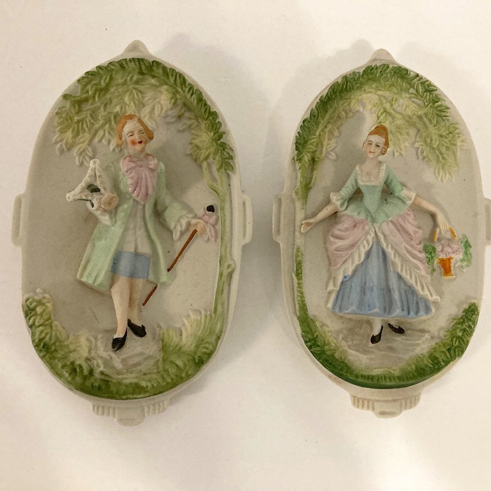 Vintage Occupied Japan Porcelain Wall Plaques Colonial Man & Woman Dainty   40s